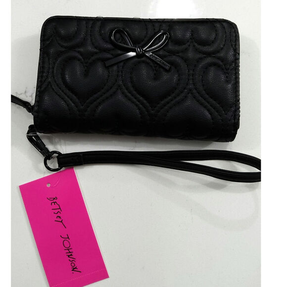 Luv Betsey by Betsey Johnson Handbags - NWT Betsey Johnson black Kara wallet Quilted heart detail 7x4in zip closure glam